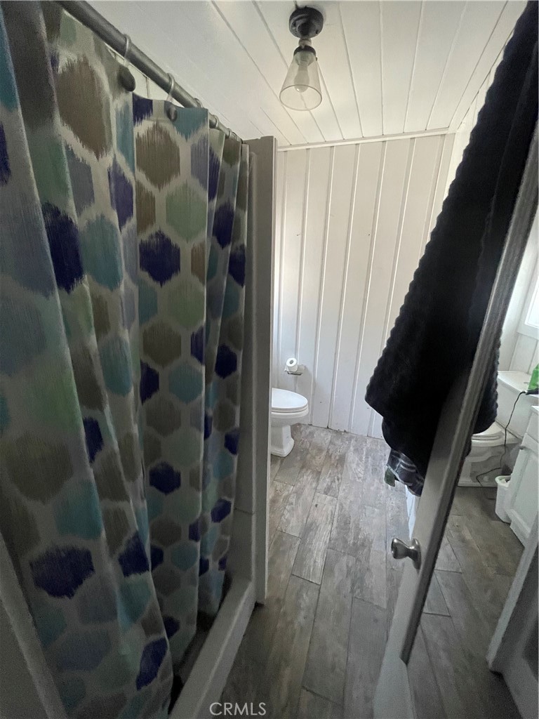 528 Cottage Lane Property Photo 2