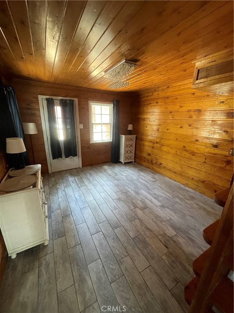 528 Cottage Lane Property Photo 5