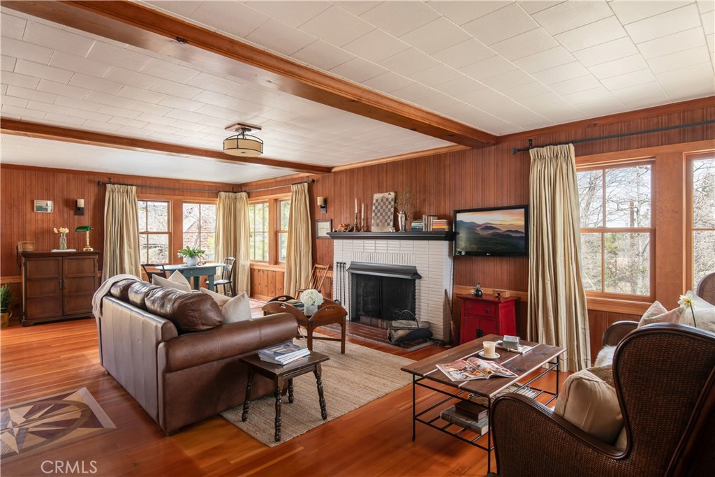 419 Hemlock Drive Property Photo 4