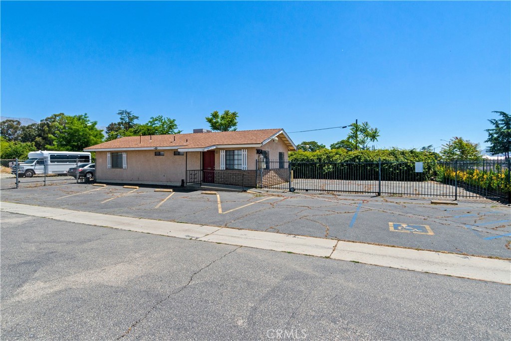 1450 E 6th Street Property Photo 15
