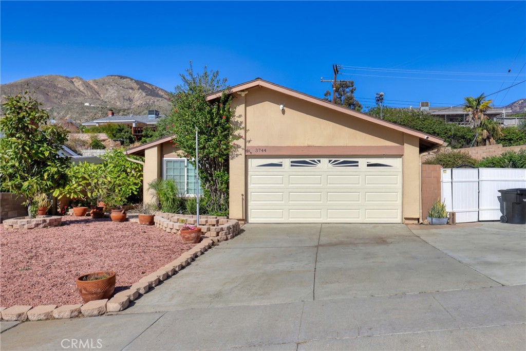3744 Oleander Drive Property Photo