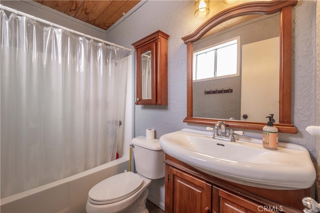 785 Vista Avenue Property Photo 9