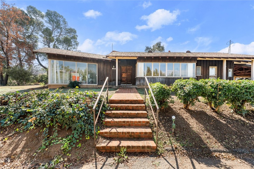 211 Elder Property Photo