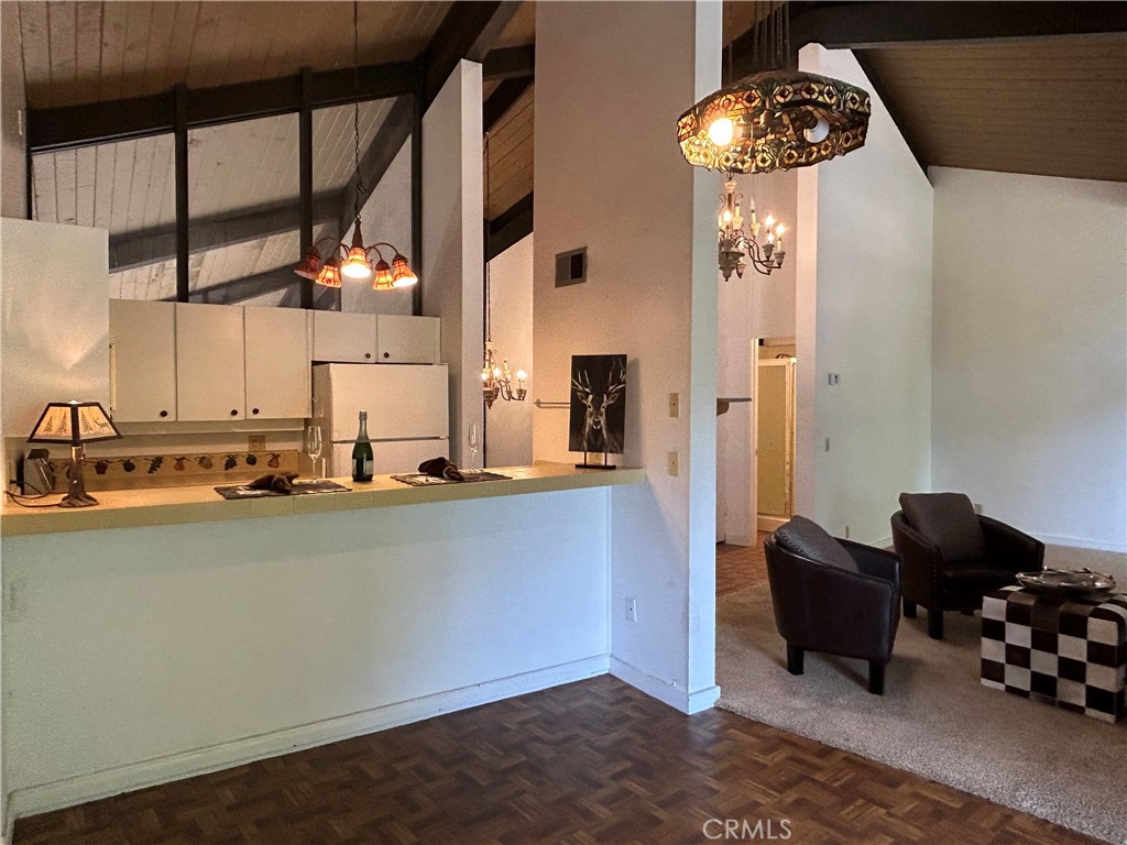 872 Sierra Vista Drive 22 Property Photo 5