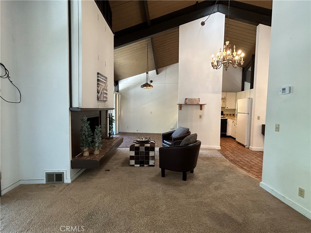 872 Sierra Vista Drive 22 Property Photo 7