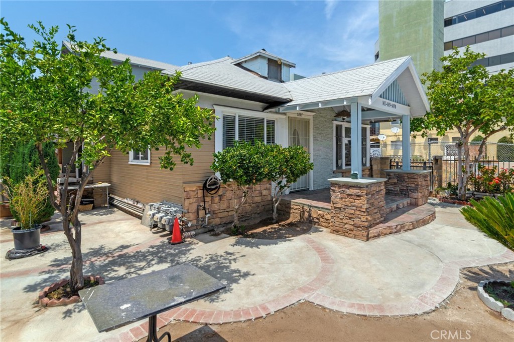 1417 N Kenmore Avenue Property Photo 5