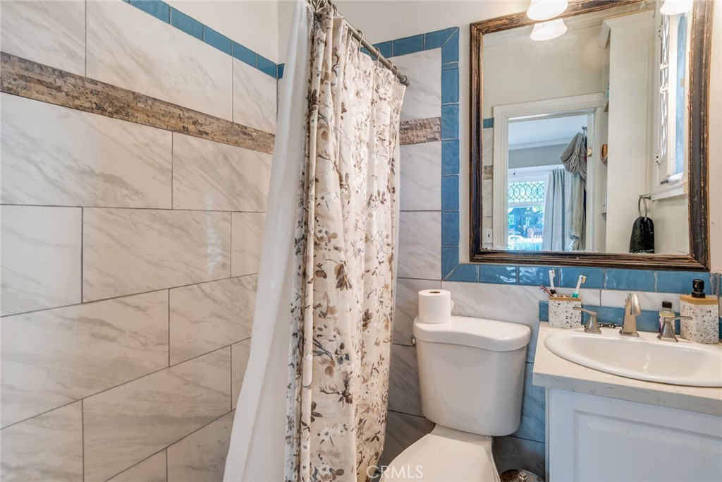 1417 N Kenmore Avenue Property Photo 20