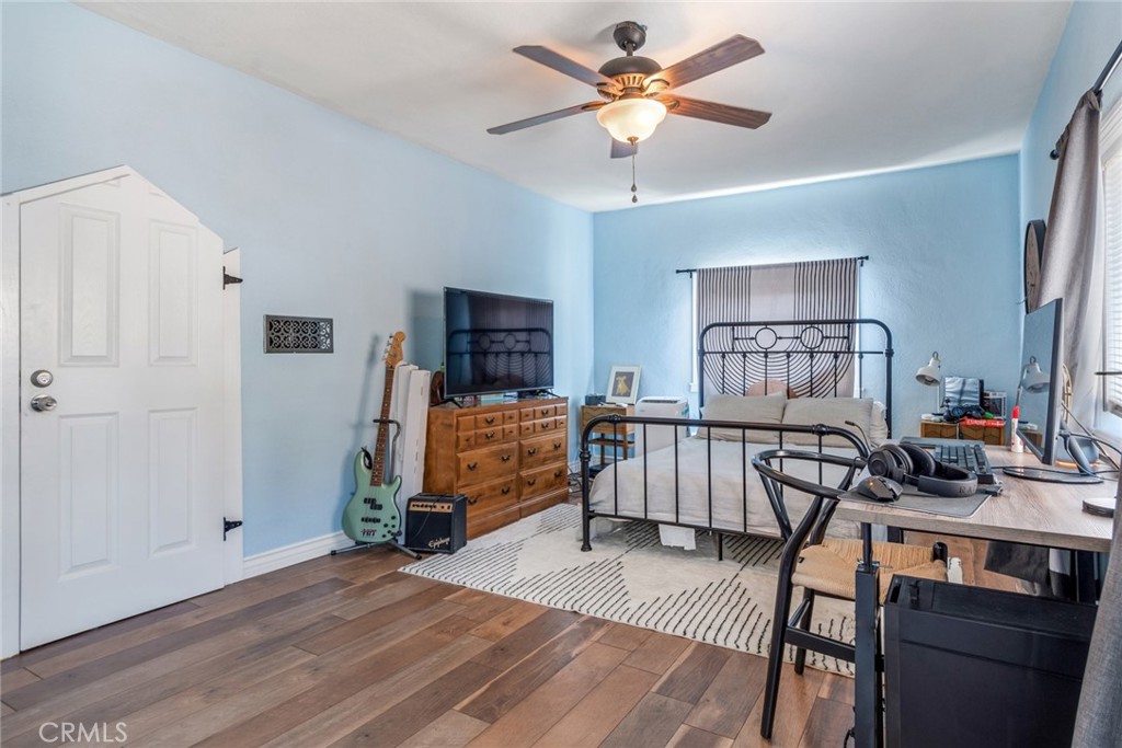 1417 N Kenmore Avenue Property Photo 21