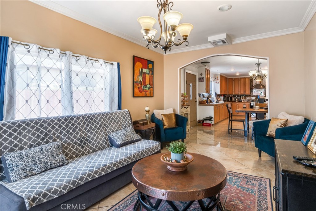 1417 N Kenmore Avenue Property Photo 27