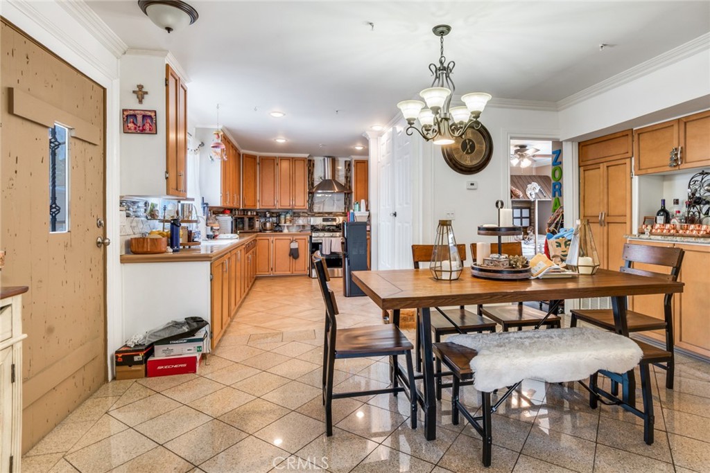 1417 N Kenmore Avenue Property Photo 28