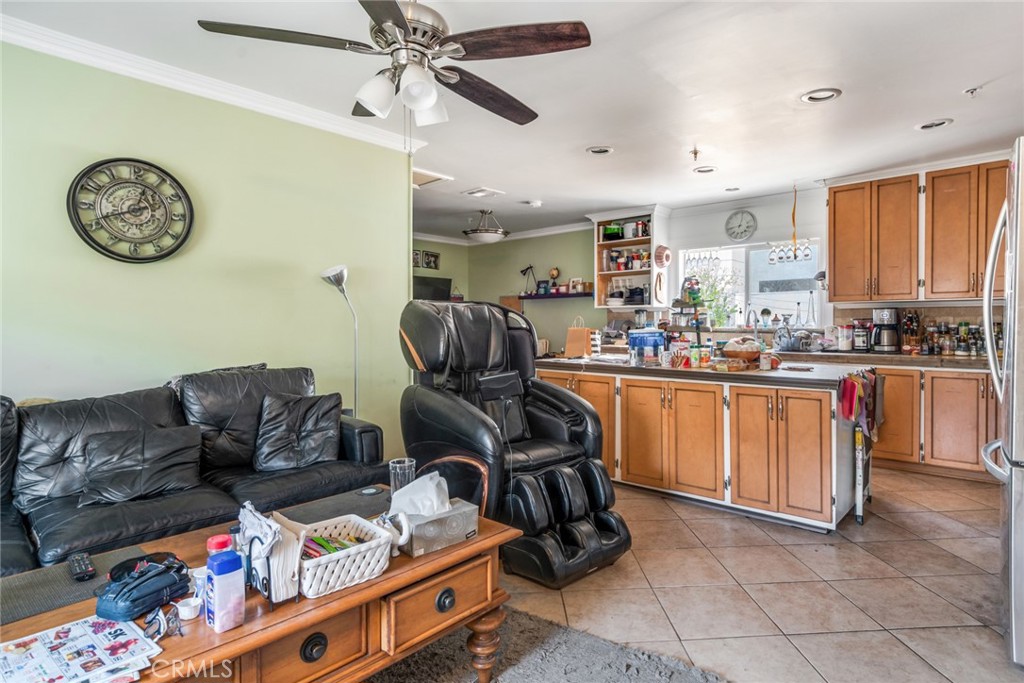 1417 N Kenmore Avenue Property Photo 37