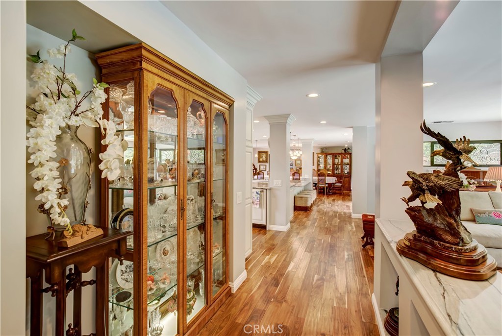 1471 Rosehill Property Photo 8