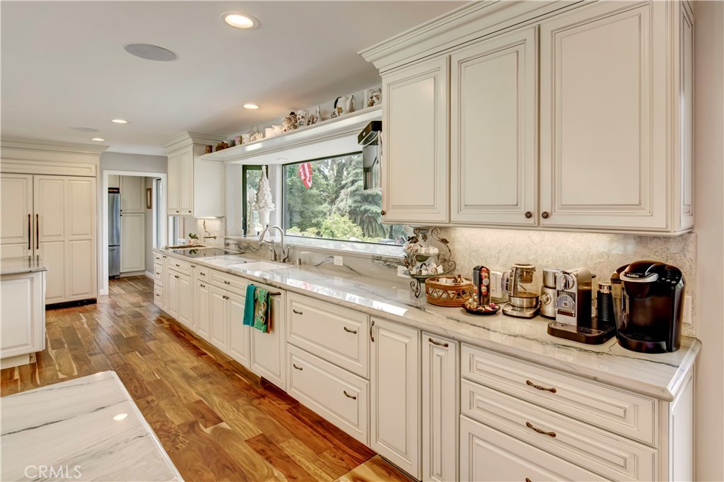 1471 Rosehill Property Photo 14