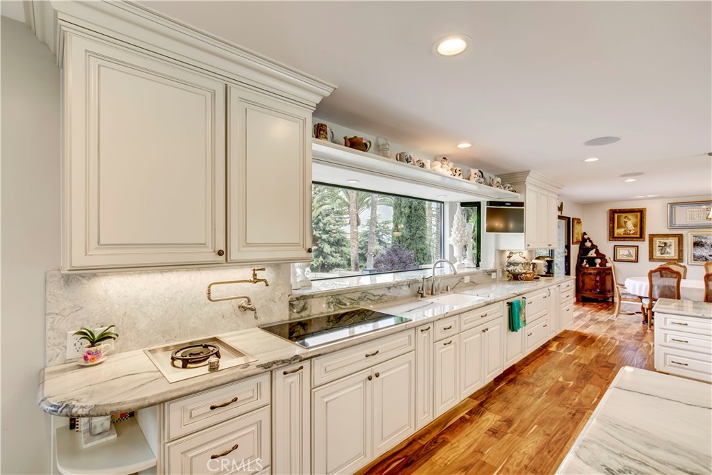1471 Rosehill Property Photo 18