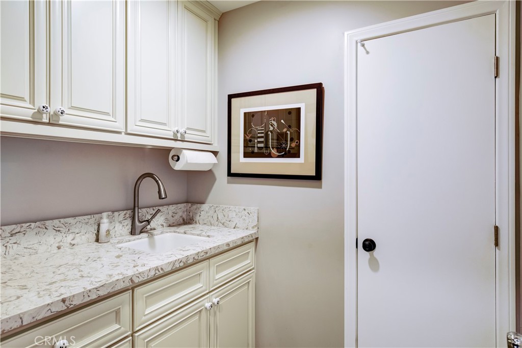 1471 Rosehill Property Photo 31