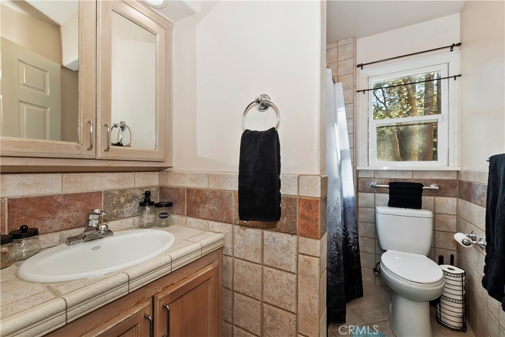 1058 Heaton Drive Property Photo 12