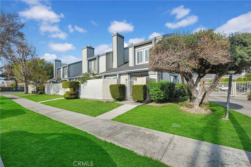9007 Buckles Street Property Photo
