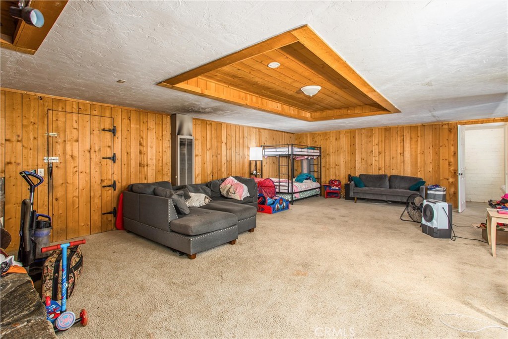 39581 Canyon Drive Property Photo 5