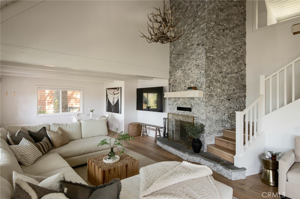 28923 Palisades Drive Property Photo 6