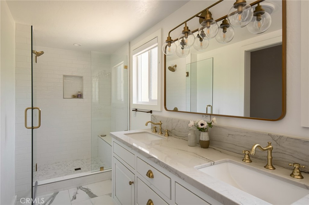 28923 Palisades Drive Property Photo 16