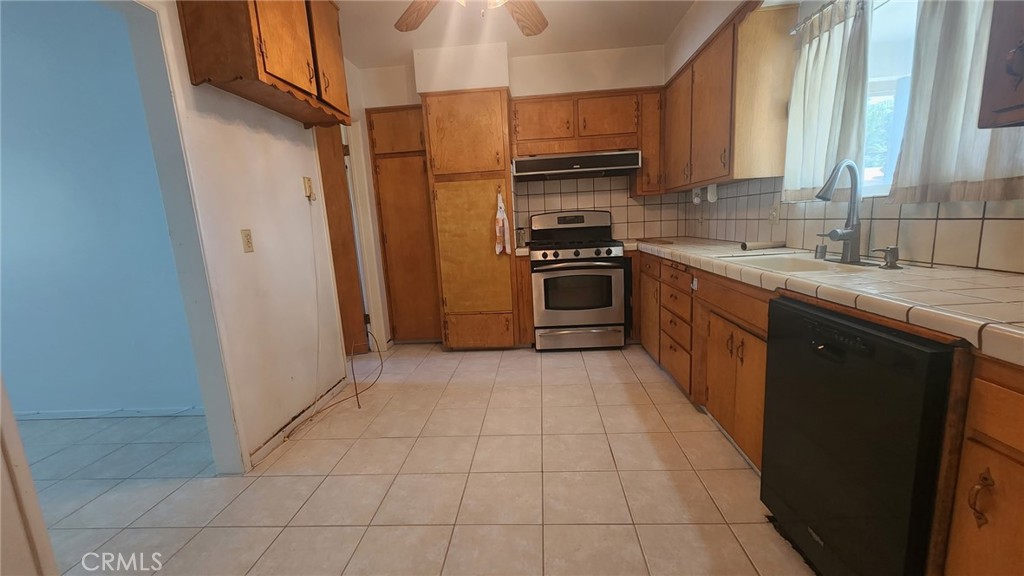 11829 Adams Court Property Photo 5