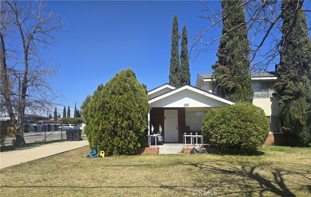 1310 E 8th Street Property Photo