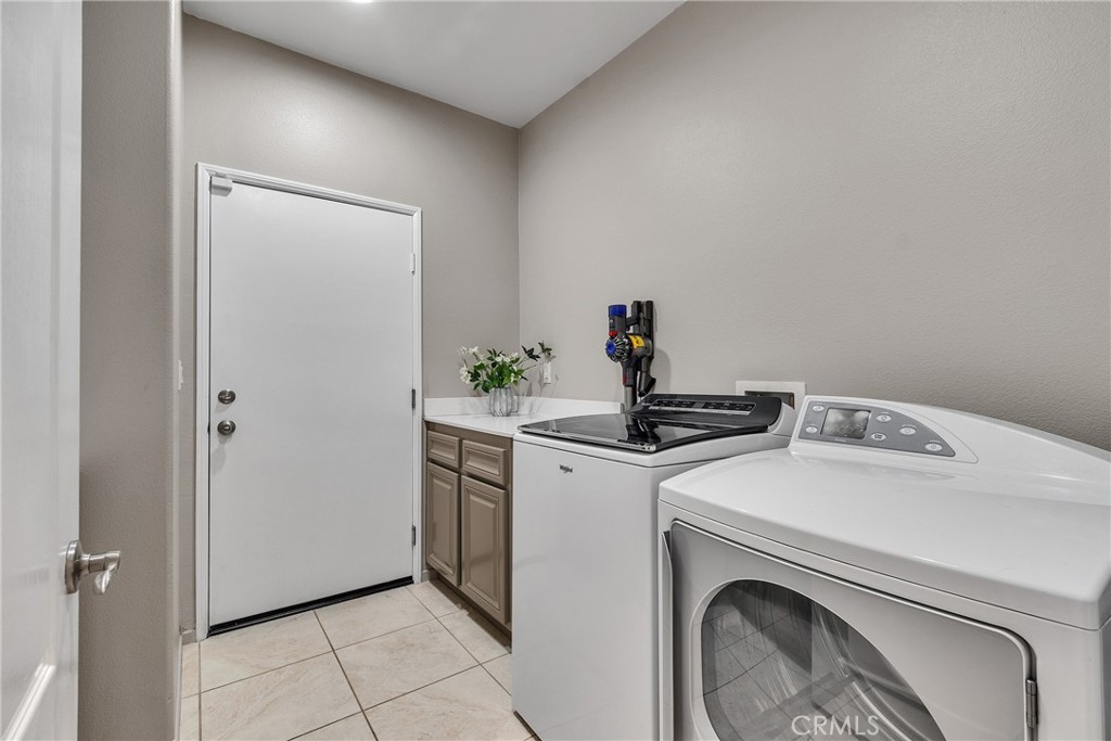 176 Potter Property Photo 32