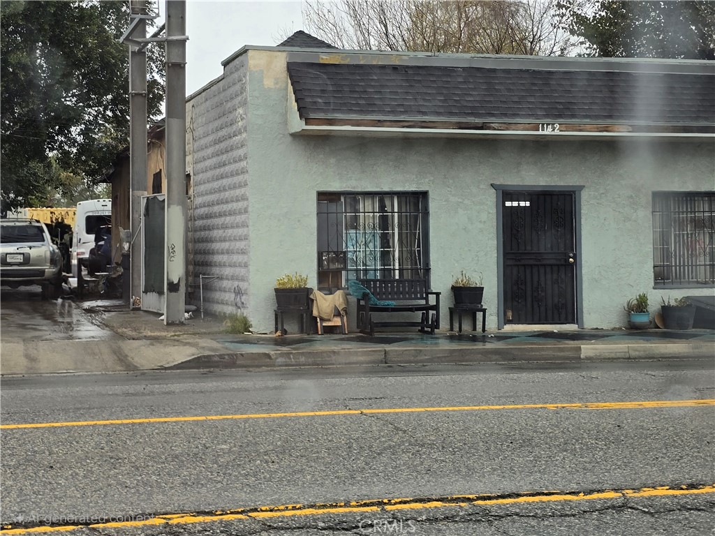 1142 W 5th Street Property Photo 2