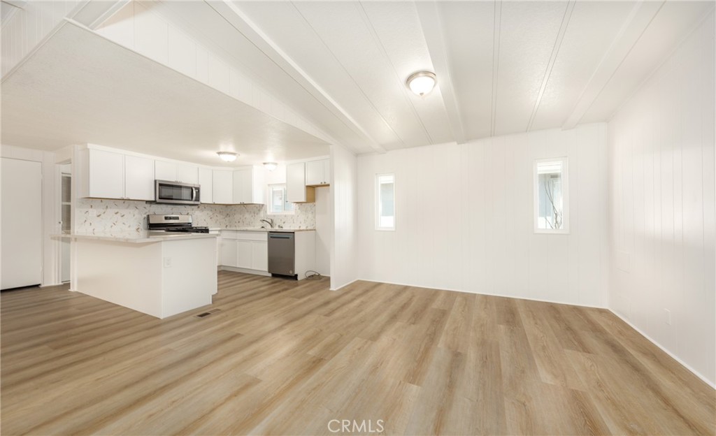 3800 W Wilson Street 2 Property Photo 7