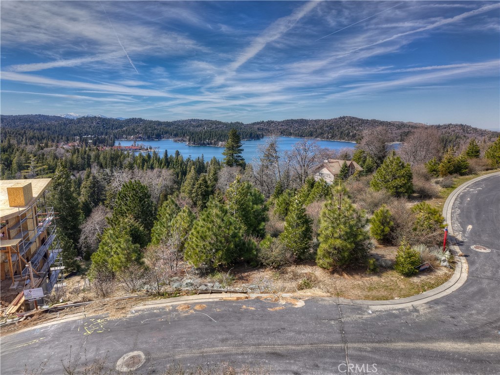 127 Mill Pond Drive Property Photo 8