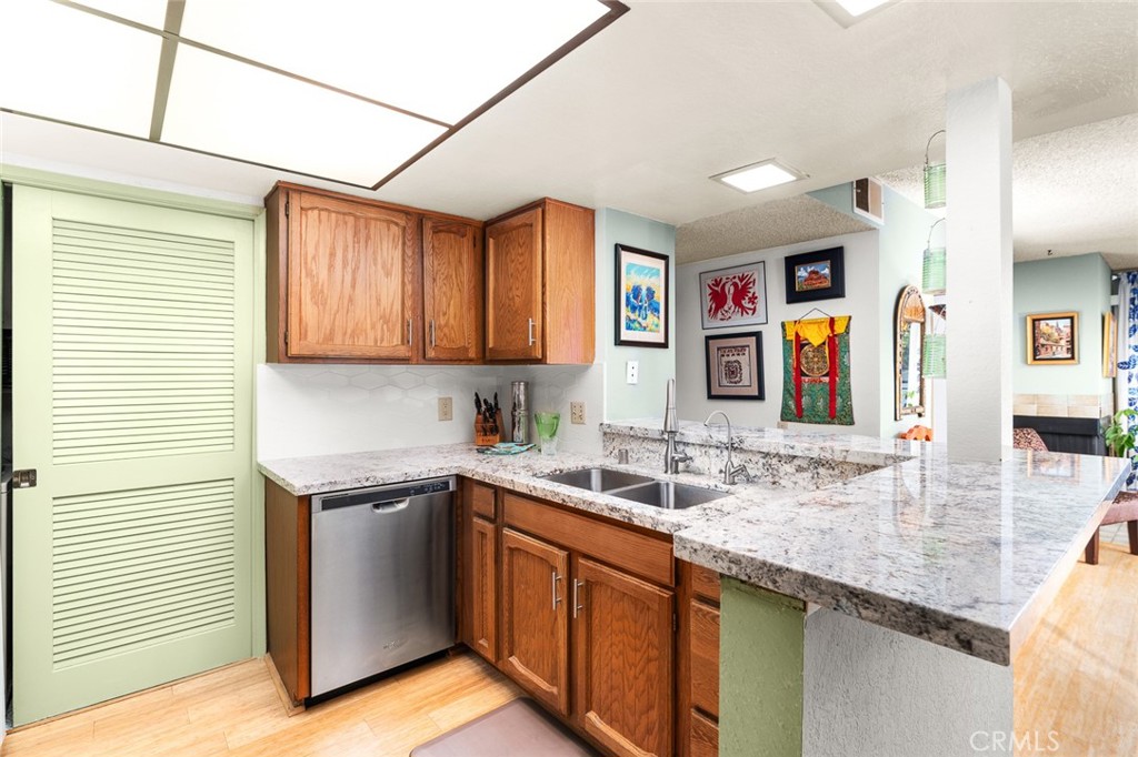 254 E Fern Avenue 207 Property Photo 6