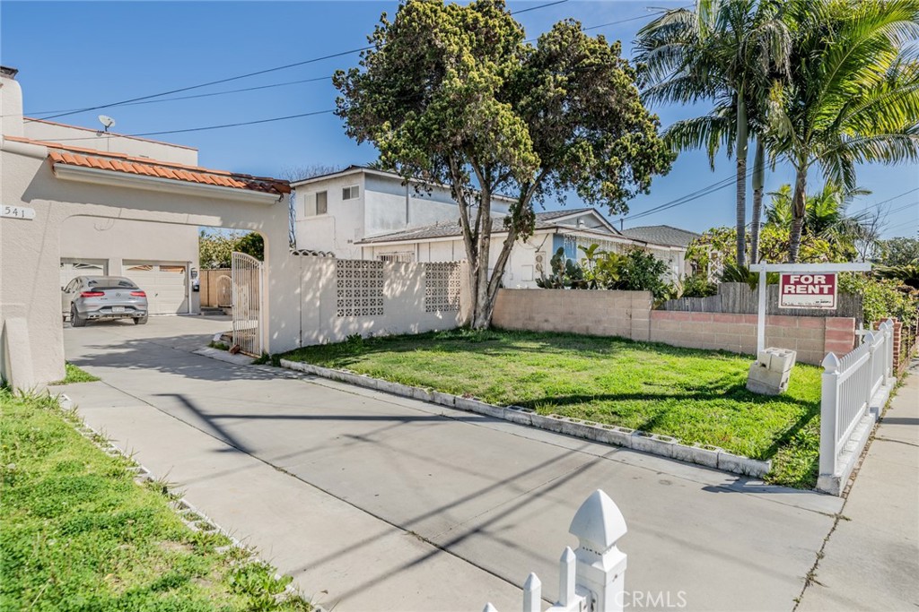 541 Elm Avenue Property Photo 4