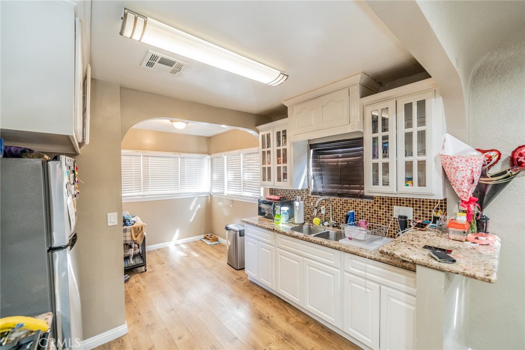541 Elm Avenue Property Photo 12