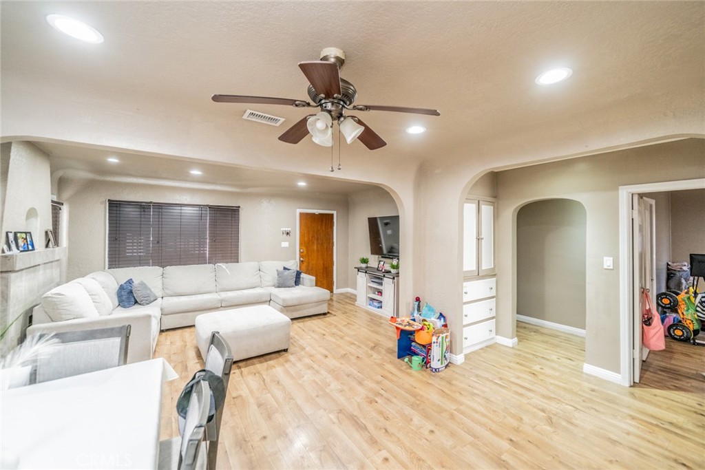 541 Elm Avenue Property Photo 17