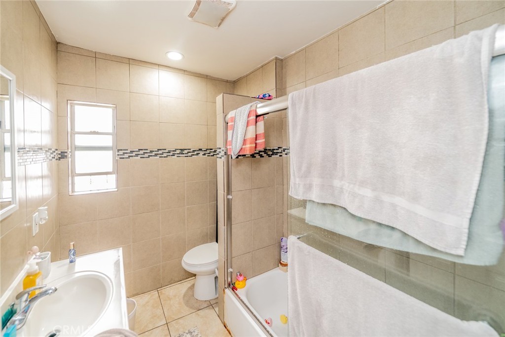 541 Elm Avenue Property Photo 18