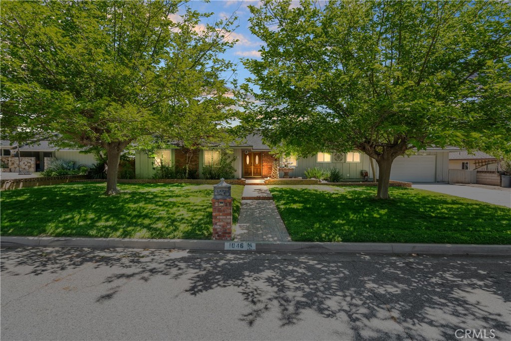 1046 Dysart Drive Property Photo 3