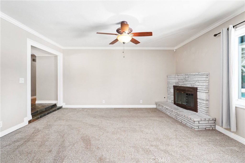 1046 Dysart Drive Property Photo 8