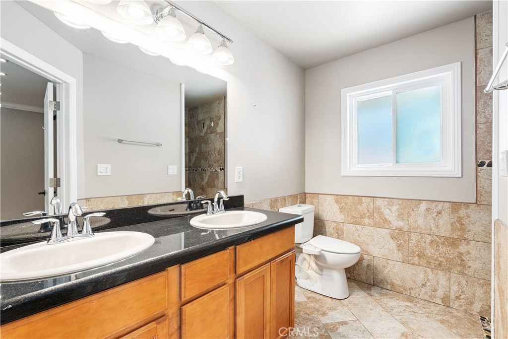 1046 Dysart Drive Property Photo 15