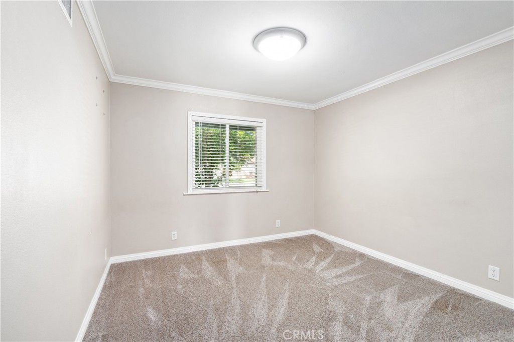1046 Dysart Drive Property Photo 19