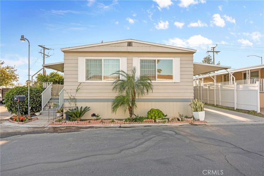 2505 Foothill Boulevard 74 Property Photo 1