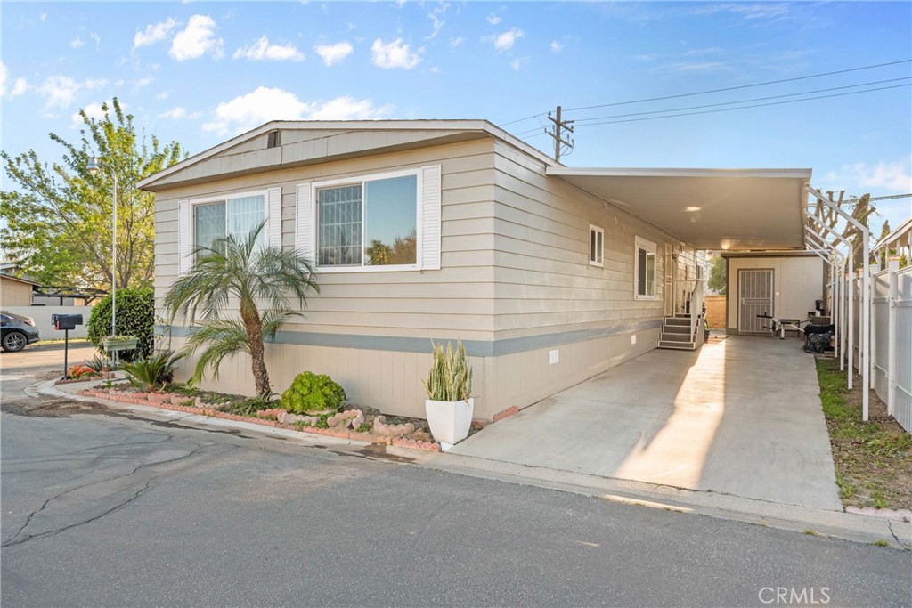 2505 Foothill Boulevard 74 Property Photo 2