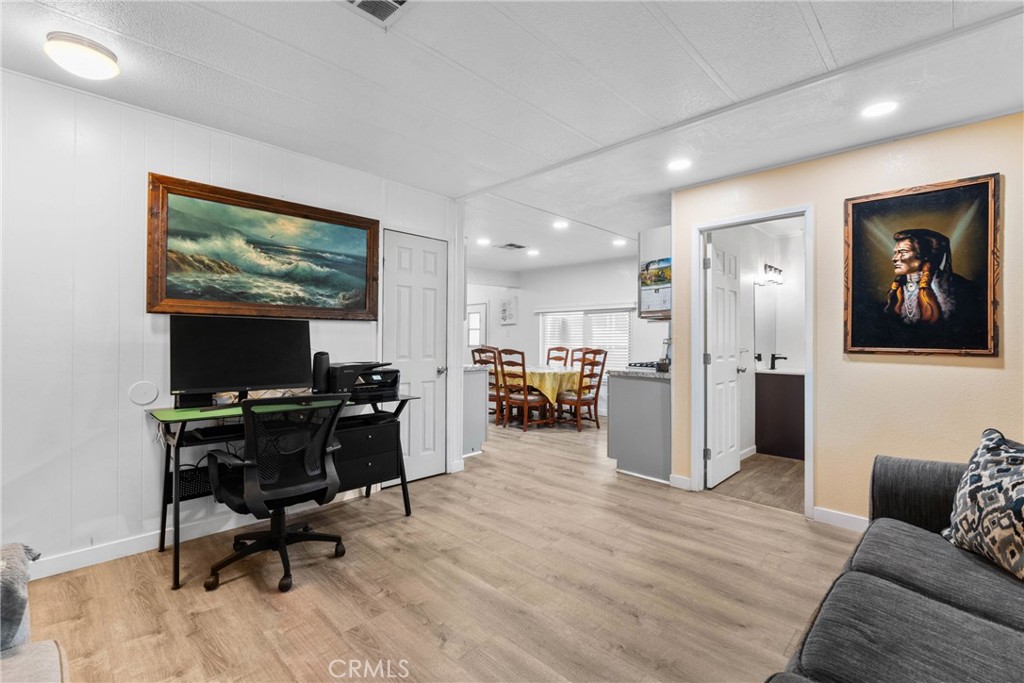 2505 Foothill Boulevard 74 Property Photo 6