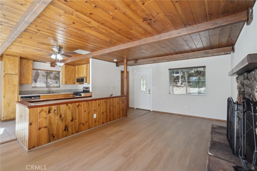 491 Violet Drive Property Photo 5