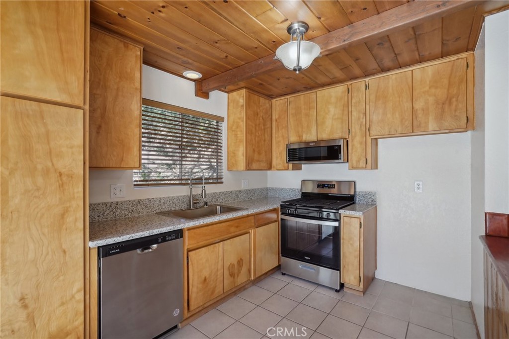 491 Violet Drive Property Photo 6