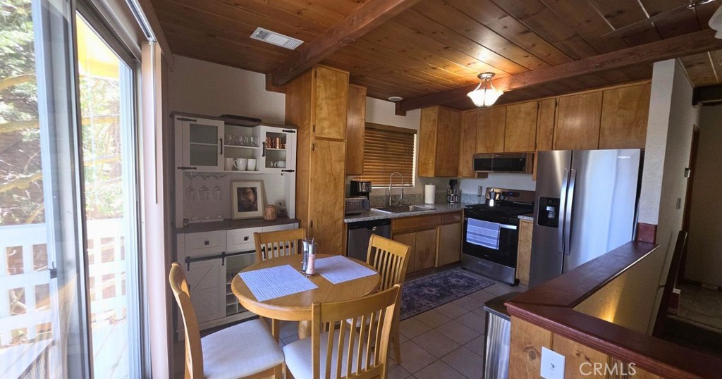 491 Violet Drive Property Photo 7