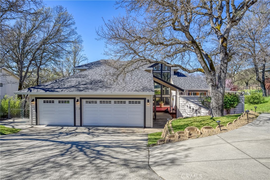 18335 Pinnacle Court Property Photo 1