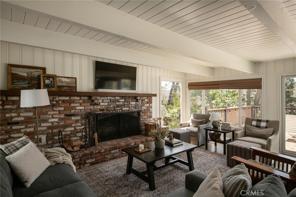 28925 North Shore Road Property Photo 5