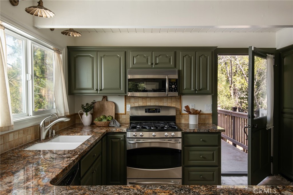 28925 North Shore Road Property Photo 8