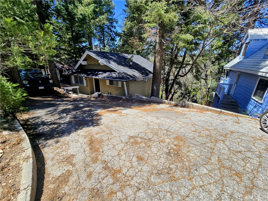 628 Rose Lane Property Photo 3