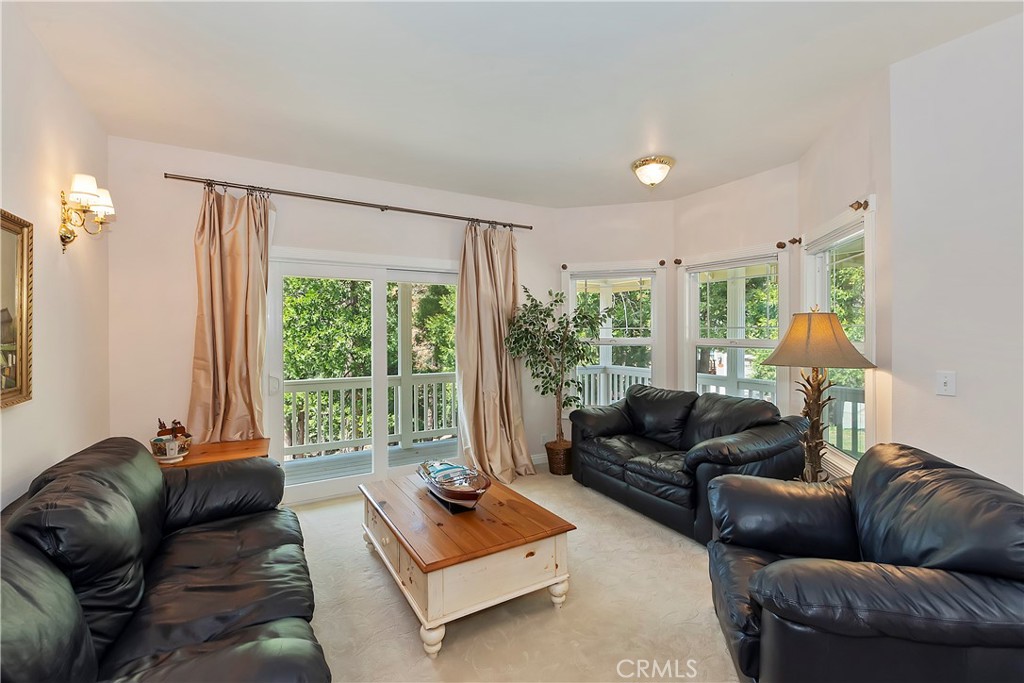 27601 Cedarwood Drive Property Photo 12